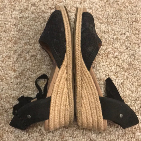 Ugg ankle tie sandals - Picture 4 of 7